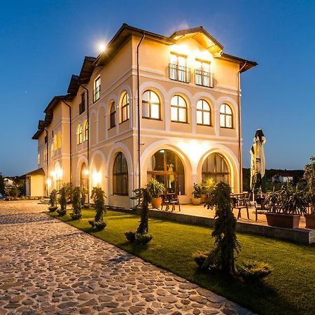 Country Spa Retreat Snagov Bagian luar foto The hotel