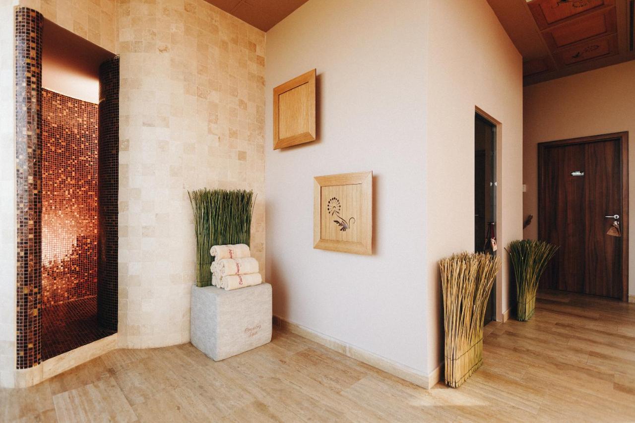 Country Spa Retreat Snagov Bagian luar foto Interior of a spa