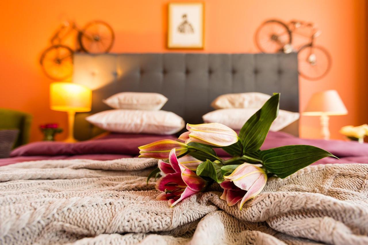 Country Spa Retreat Snagov Bagian luar foto A bedroom at the hotel