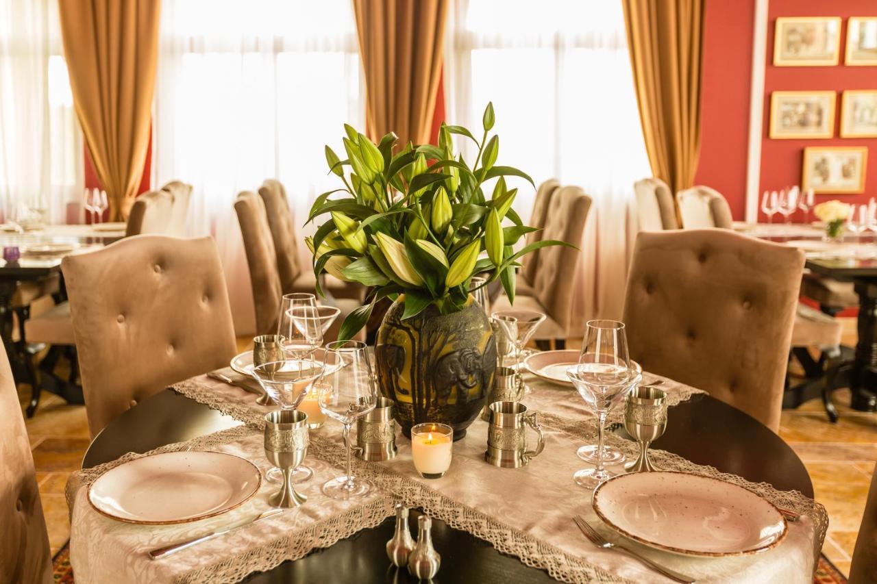 Country Spa Retreat Snagov Bagian luar foto Restaurant in Belgrade